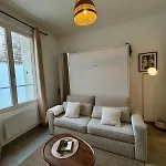 Charming Renovated Studio, Near Saint-lazare, Lägenhet Paris