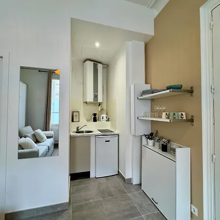 Daire Charming Renovated Studio, Near Saint-lazare, *