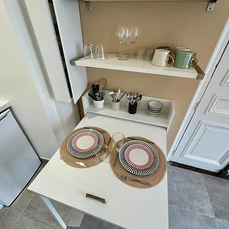 Charming Renovated Studio, Near Saint-lazare, Daire Paris