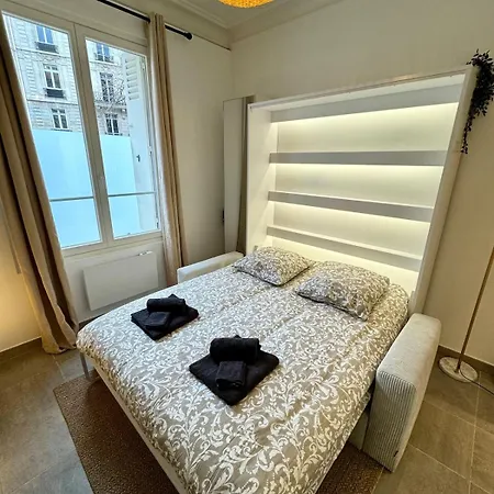 Charming Renovated Studio, Near Saint-lazare, 아파트