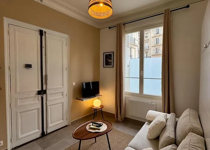 Daire Charming Renovated Studio, Near Saint-lazare, *
